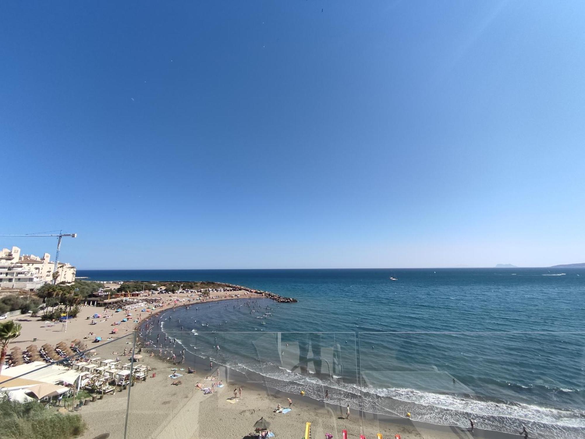 エステポナFront Sea View Penthouseアパートメント エクステリア 写真